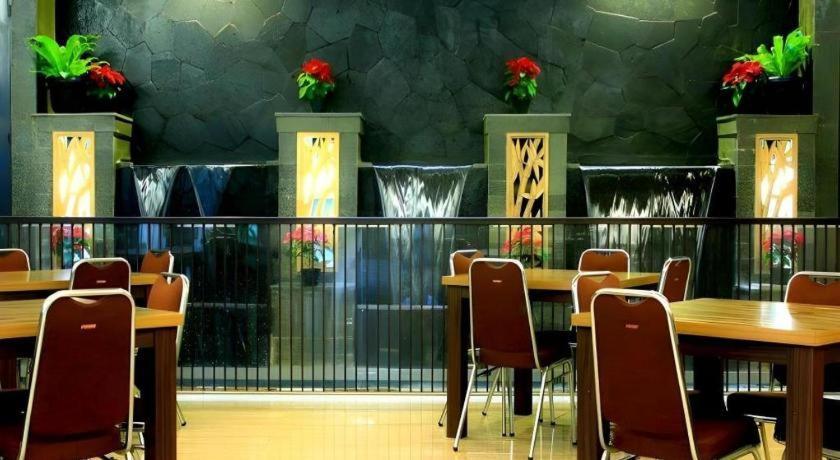 Lotus Hotel Subang Exteriör bild